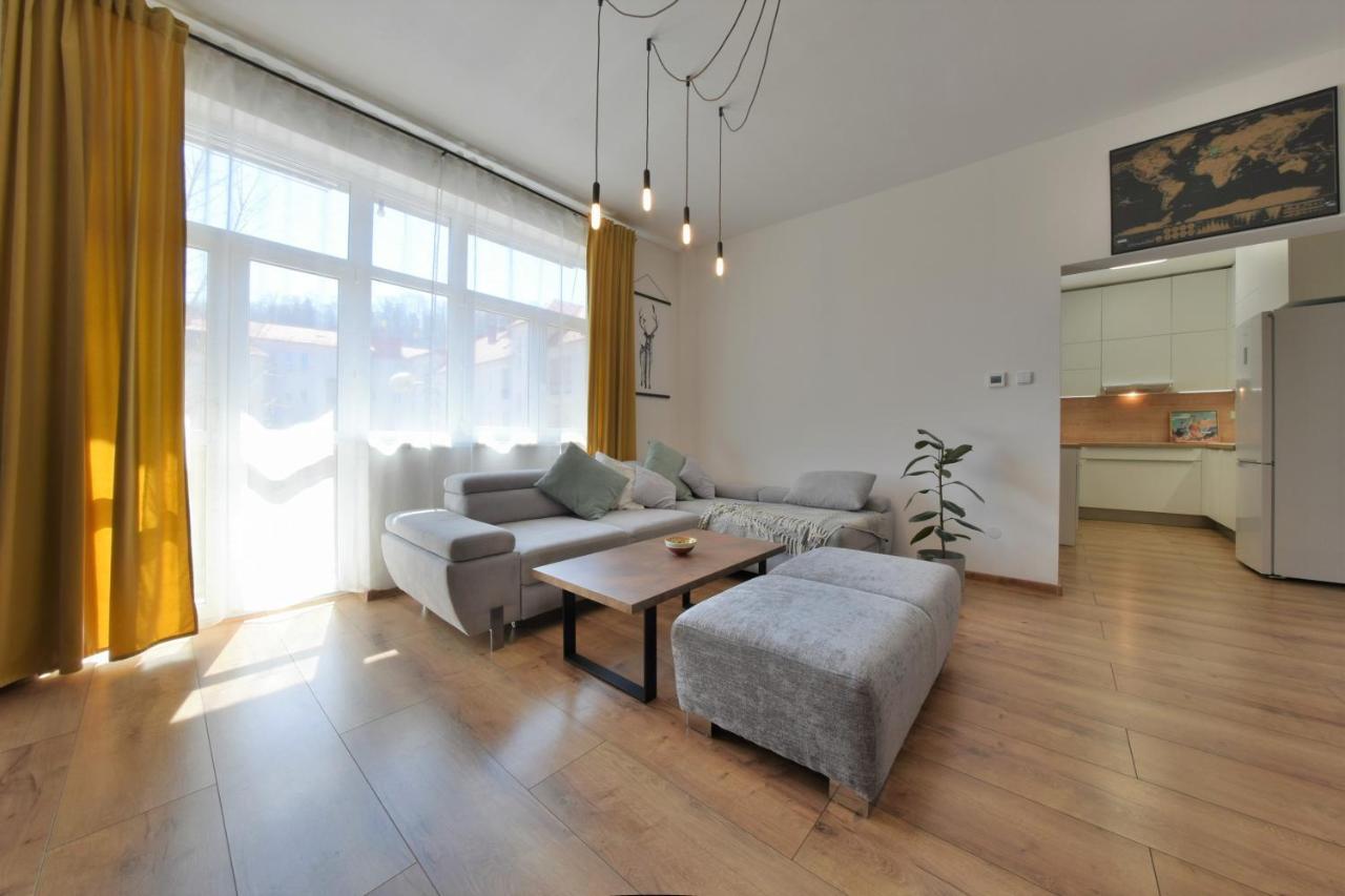 באנסקה ביסטריצה Big 75M2 Next To Opera Building In Direct Centrum, Air-Conditioned, Balcony, 24H Self Checking מראה חיצוני תמונה