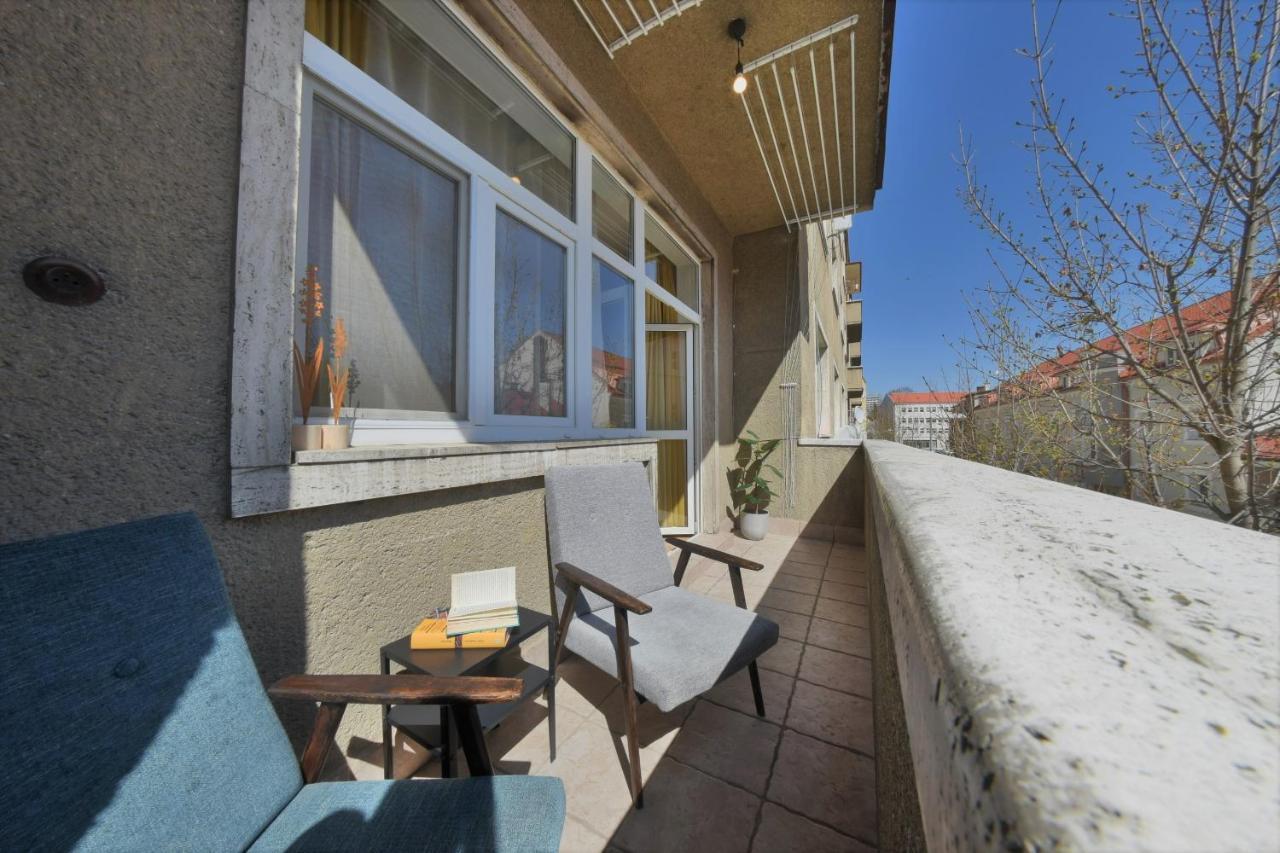 באנסקה ביסטריצה Big 75M2 Next To Opera Building In Direct Centrum, Air-Conditioned, Balcony, 24H Self Checking מראה חיצוני תמונה